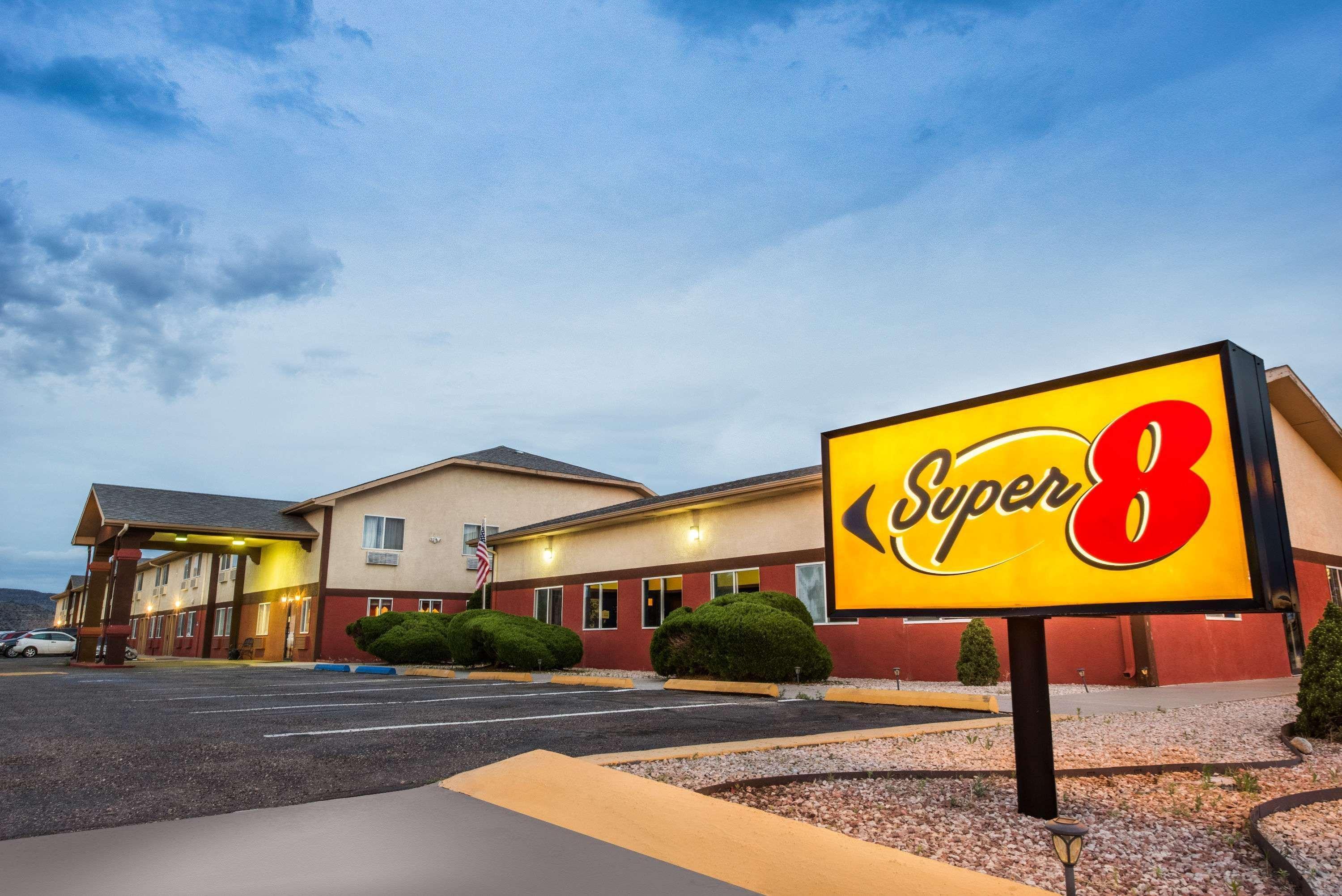 Hotel Super 8 By Wyndham Grants Exterior foto